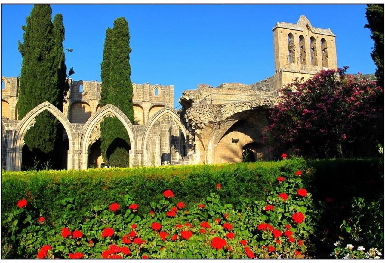 Bellapais Abbey Boutique Hotel Кирения Екстериор снимка