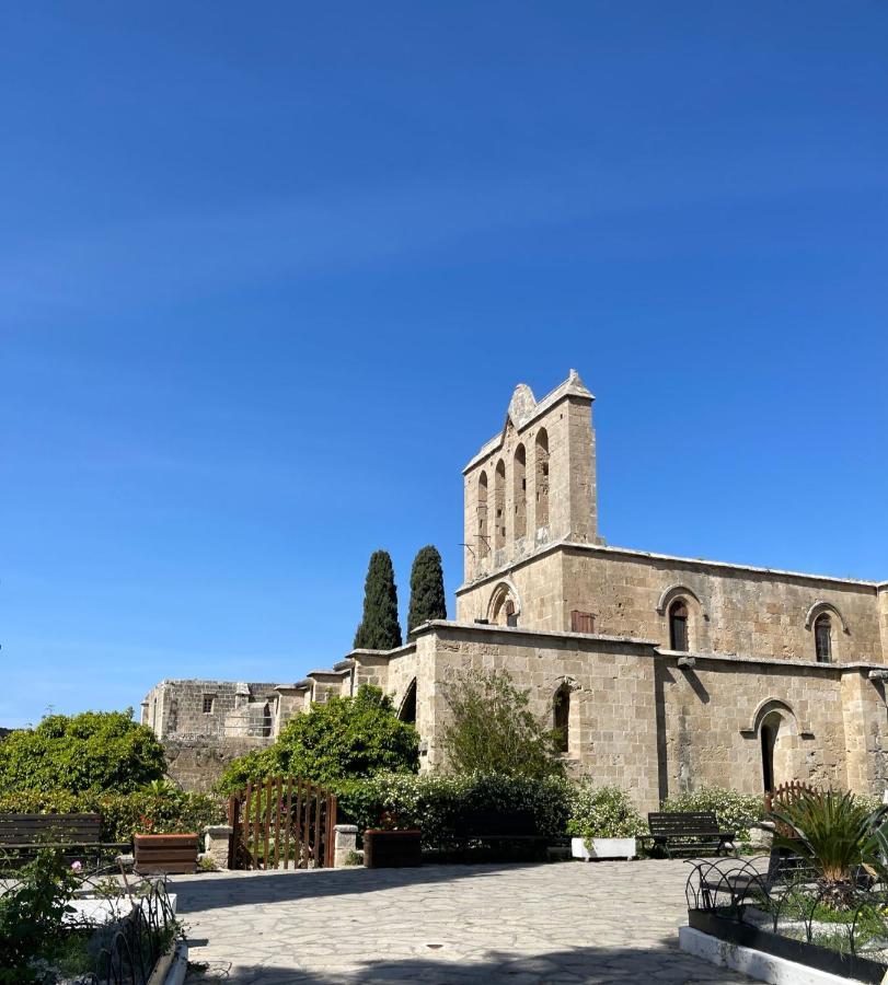 Bellapais Abbey Boutique Hotel Кирения Екстериор снимка