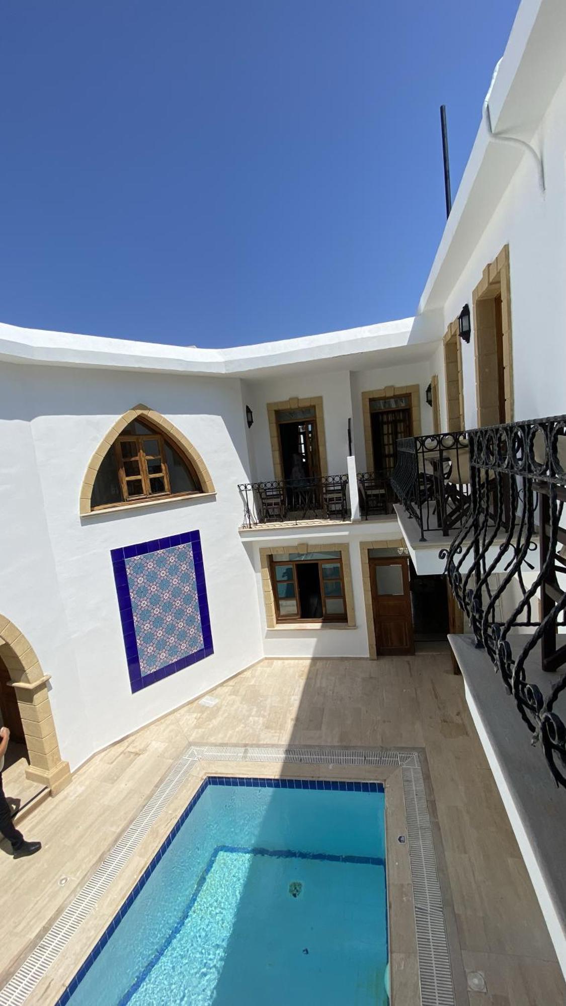 Bellapais Abbey Boutique Hotel Кирения Екстериор снимка